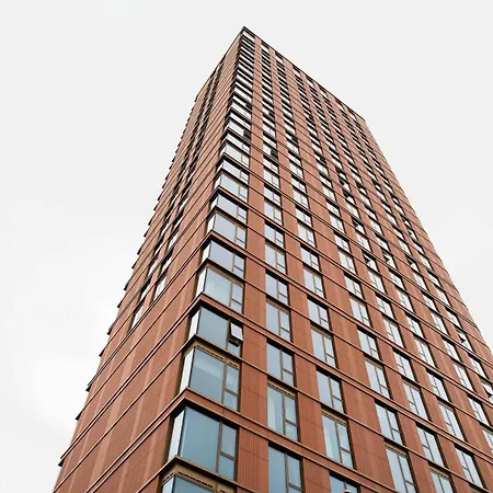 Modern & Stylish 2 Bed Flat In Apartment Birmingham